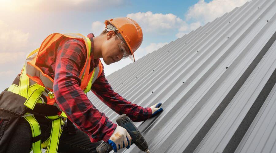 Professional gutter cleaning in Oil City, LA